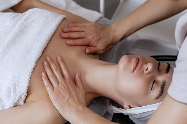 Lymphatic Massage for Supporting Recovery After Cosmetic Care